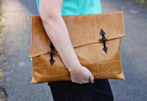 DIY SCALLOP LEATHER CLUTCH - see kate sew