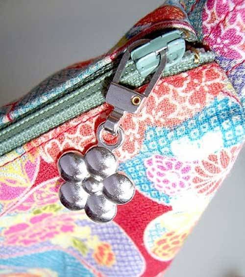 How to Attach A Zipper Pull - Free Sewing Tutorial
