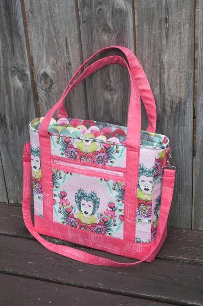 This large tote bag gives you lots of options so that you can pick and choose which details you want to add to your bag.
