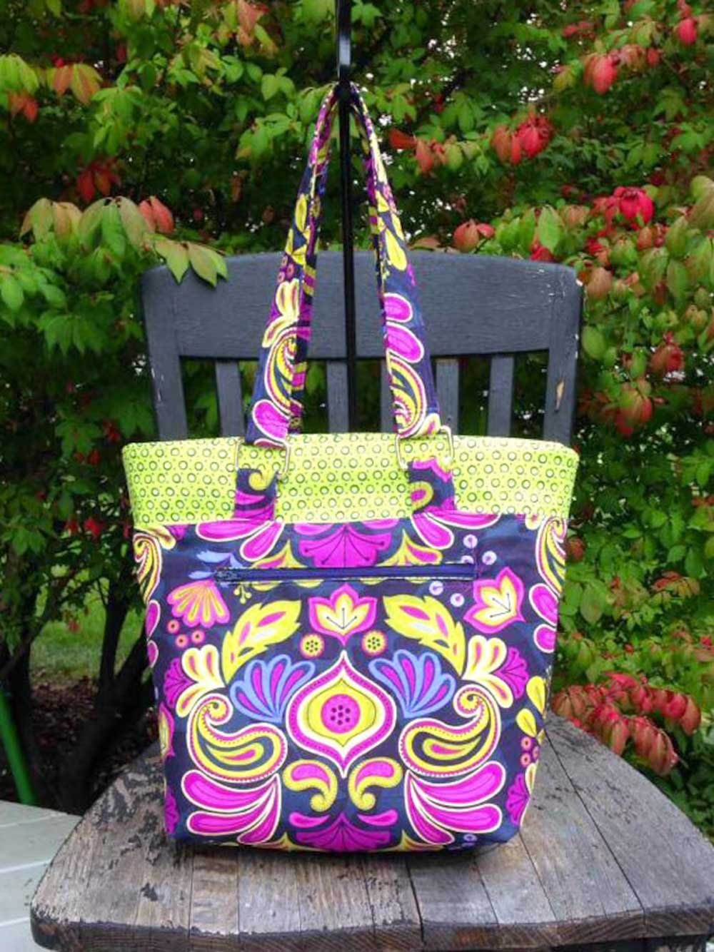 This stylish bag is perfect to make using your favorite coordinating fabrics.